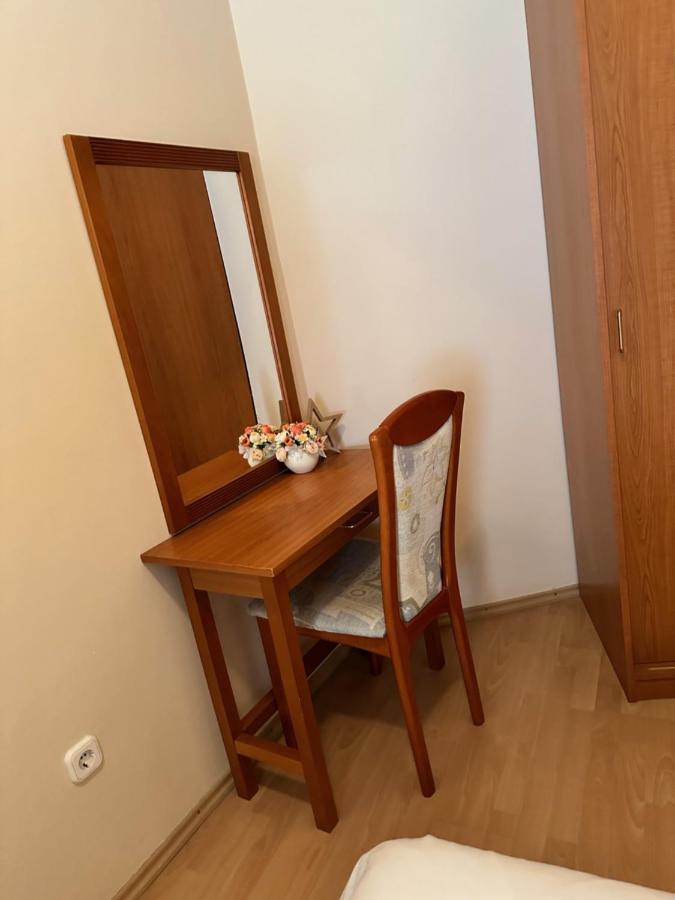 Апартаменти Cozy Garden Apartman Дьюла Екстер'єр фото